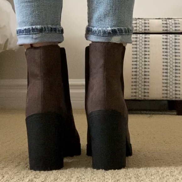 Furry brown and black suede booties - Picture 6 of 6